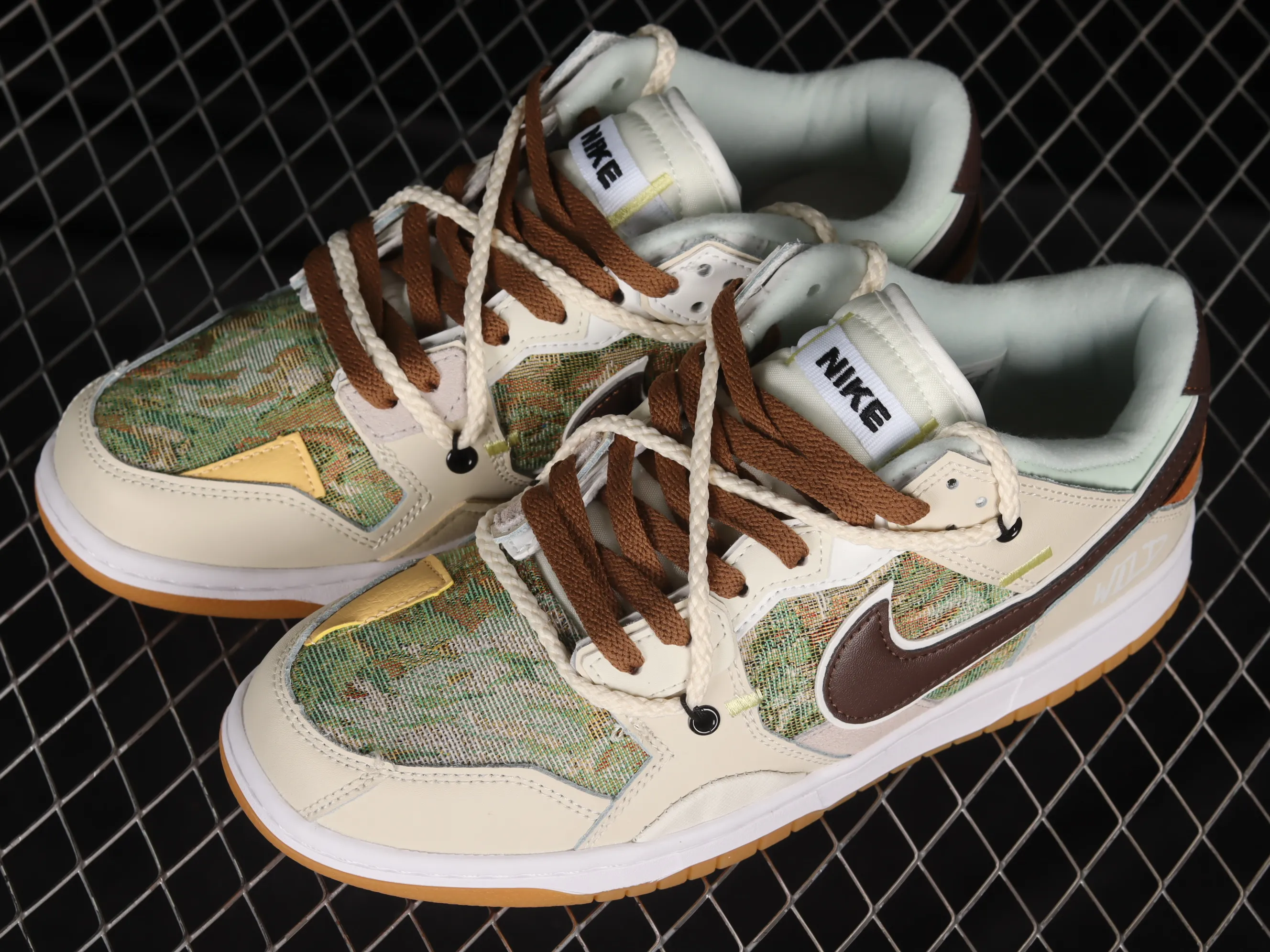 All categories Nk SB Dunk series Nk SB Dunk Low low-top skate shoes Nk Dunk Scrap stitching low-top skate shoes BD0500-100